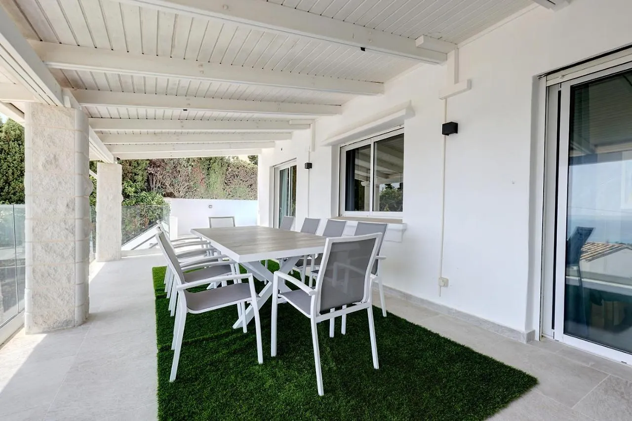 לה קאלה דה מיחאס 101 Superb La Cala Villa With Private Pool ספרד