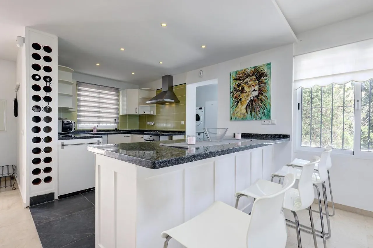 לה קאלה דה מיחאס 101 Superb La Cala Villa With Private Pool ספרד